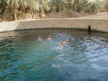 Baño-de-Cleopatra-Oasis-de-Siwa-Egipto