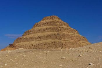 La-piramide-escalonada-de-Saqqara